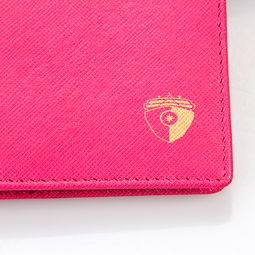 广州皮具厂 专业定制高档真皮护照包与电子产品销售一体化服务